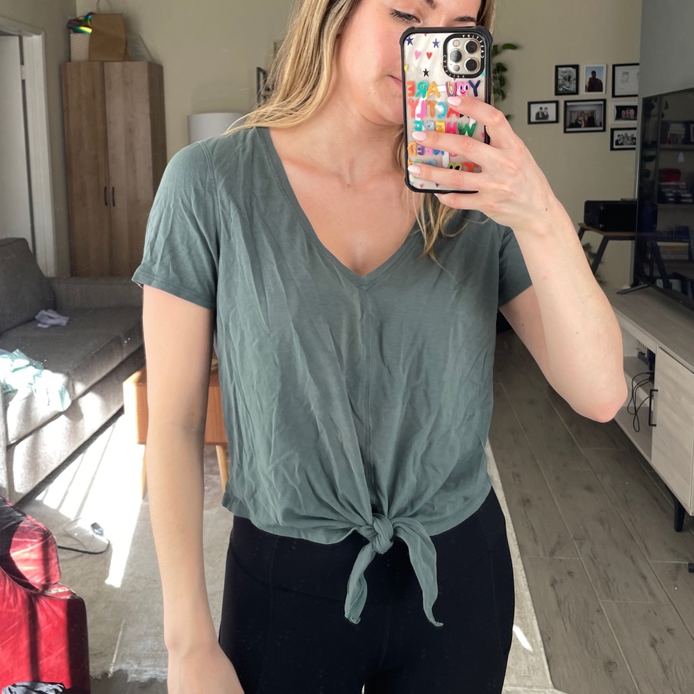 LULULEMON green workout top